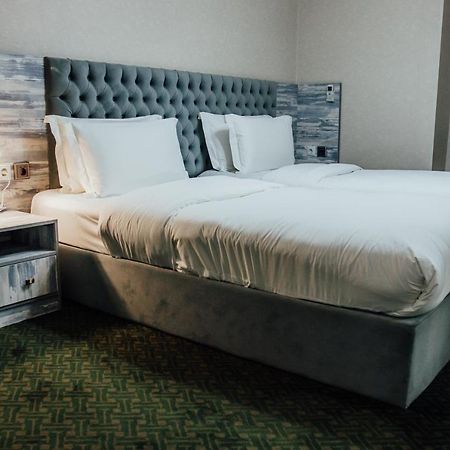 Express City Hotel Shymkent Esterno foto